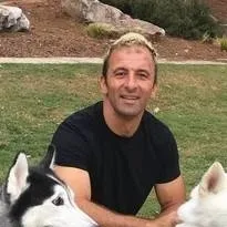 chat with ai character: vangel Mavrodiev 