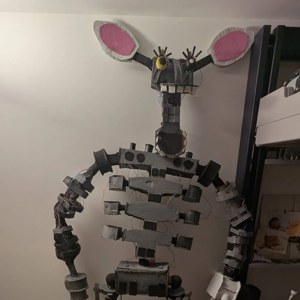 chat with ai character: Endo toy Foxy 