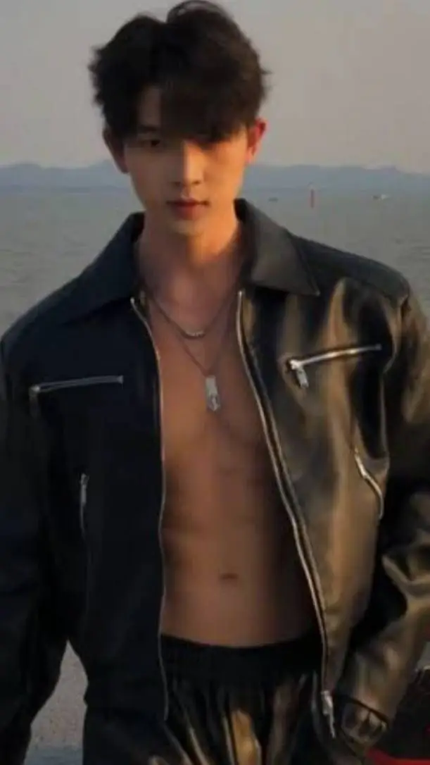 ai character: Enzo di Rinaldi background