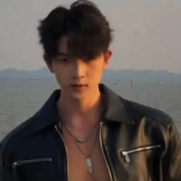 chat with ai character: Enzo di Rinaldi