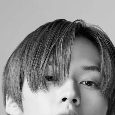 chat with ai character: Ли Минхо