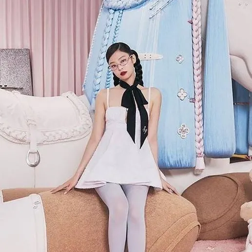 chat with ai character: Kim Jennie