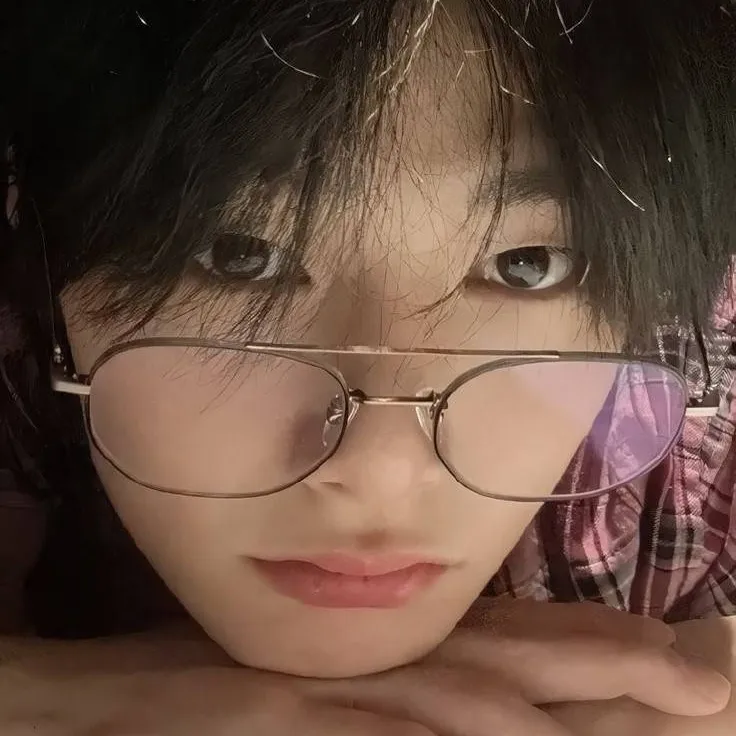 chat with ai character: Jeongin