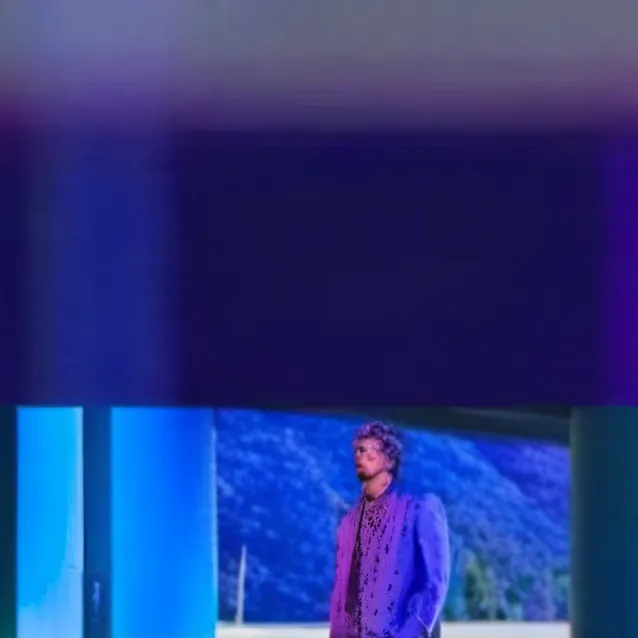 chat with ai character: f frank concert