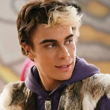 chat with ai character: wyatt