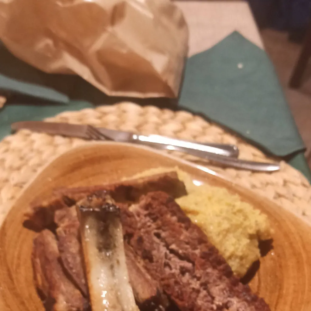 chat with ai character: carne e polenta
