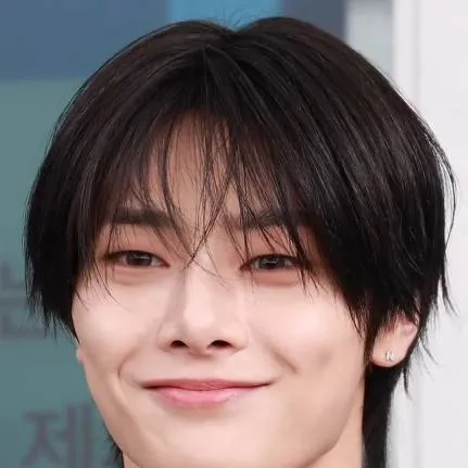 chat with ai character: skz