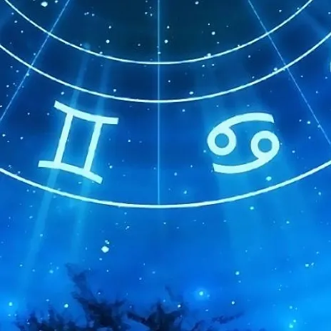 chat with ai character: prof , noa et axel