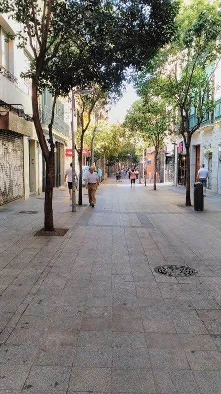 ai character: nuevo toon background