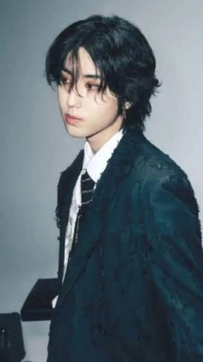 ai character: Hannie~ background