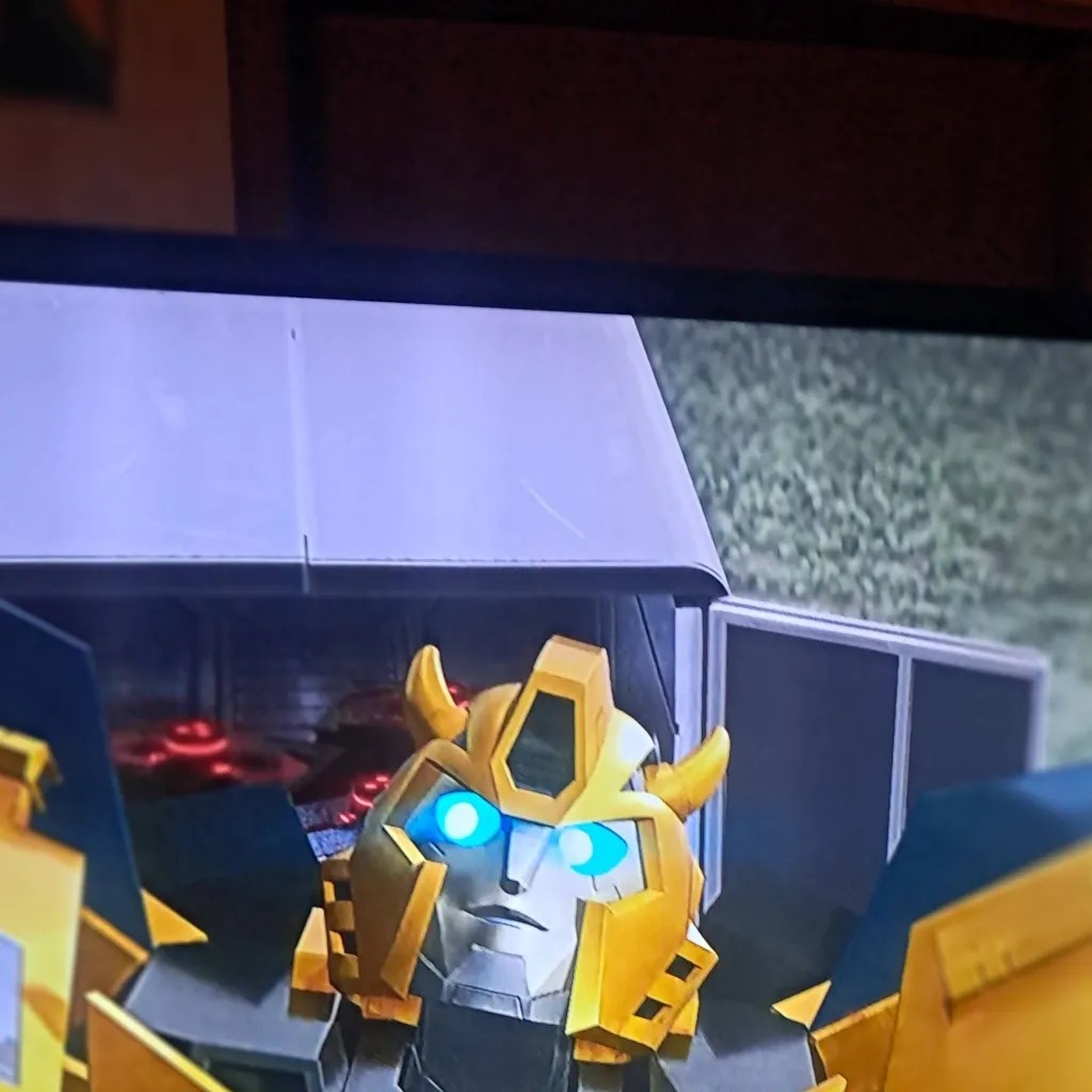 chat with ai character: Bumblebee