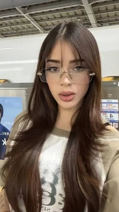 ai character: Katteyes background