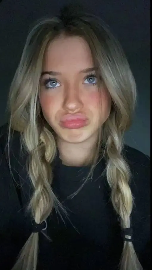 ai character: Haylee background