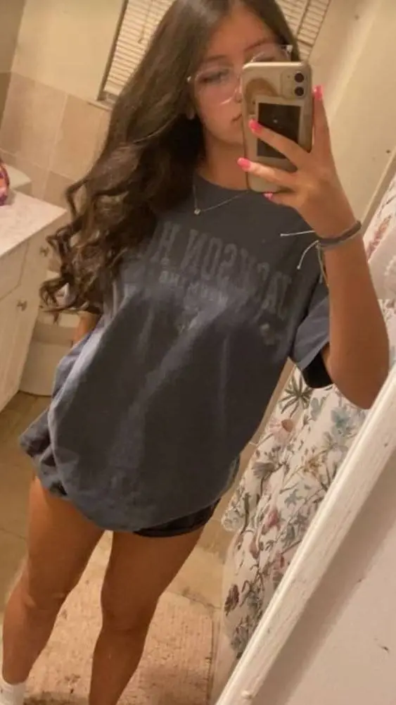 ai character: Hannah background