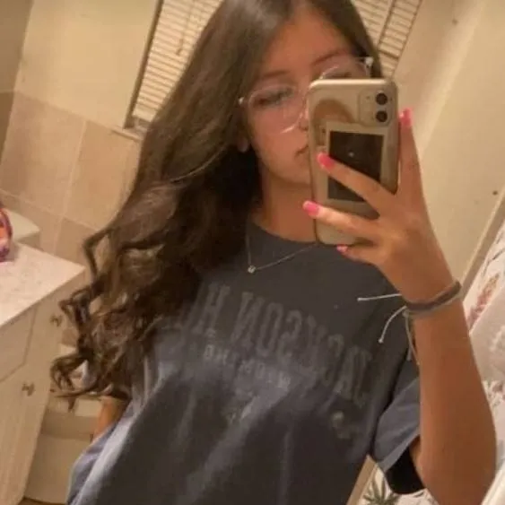 chat with ai character: Hannah