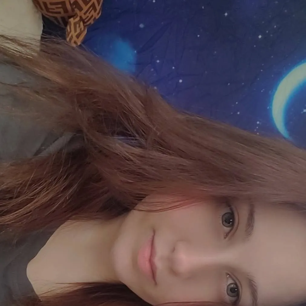 chat with ai character: Ramona