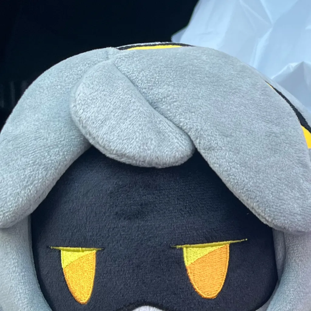 chat with ai character: V but freaky 