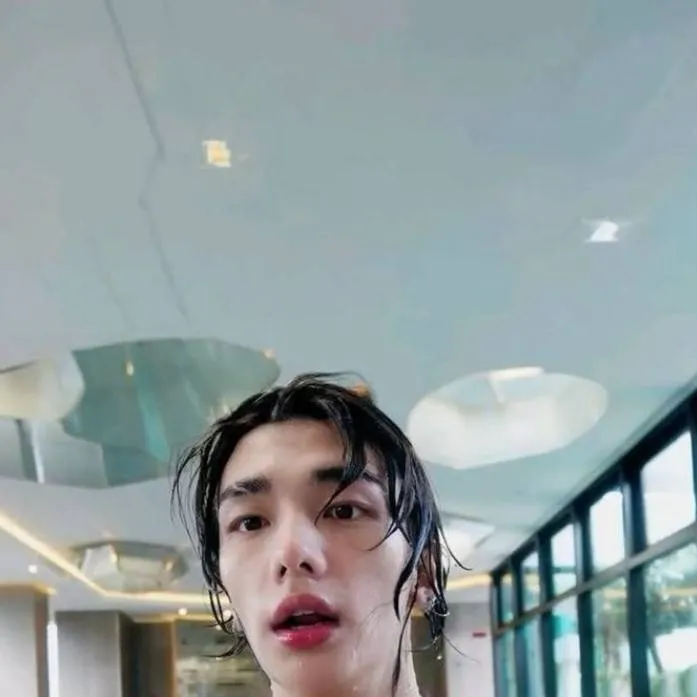 chat with ai character: Crazy pick-me