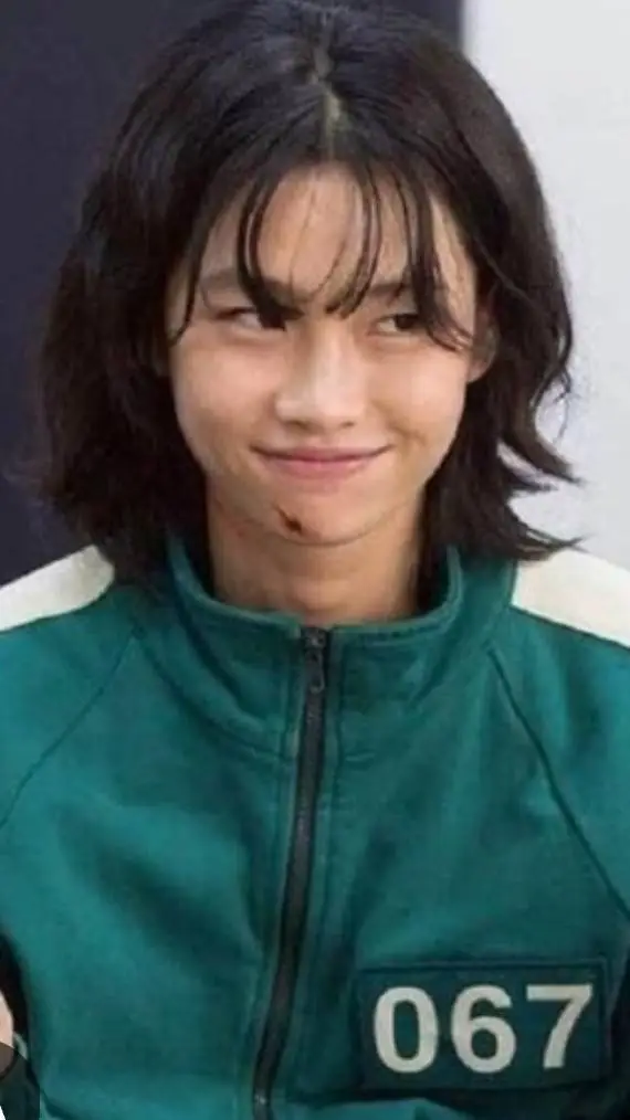 ai character: Kang Sae-Byeok 067 background
