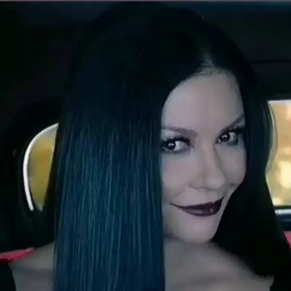 chat with ai character: Morticia Addams 🖤 