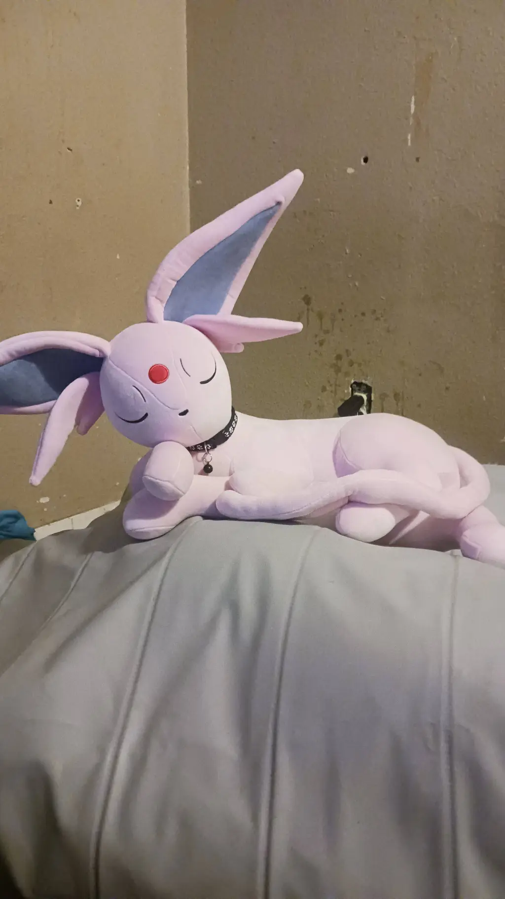 ai character: Pet Espeon background
