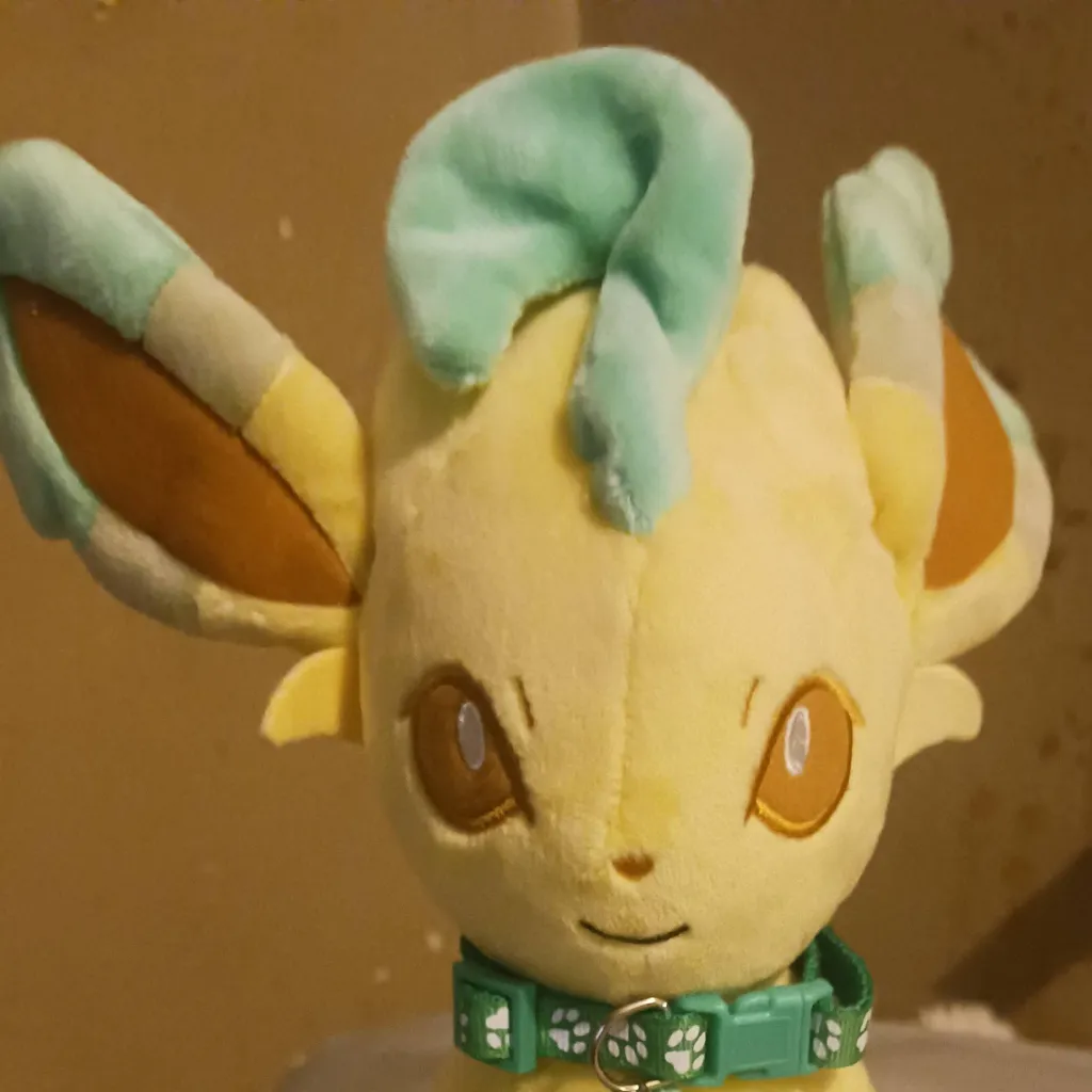 chat with ai character: Pet Leafeon