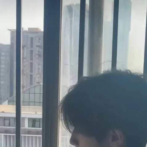 chat with ai character: ★Jun-Seok★