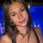 chat with ai character: sophie rain