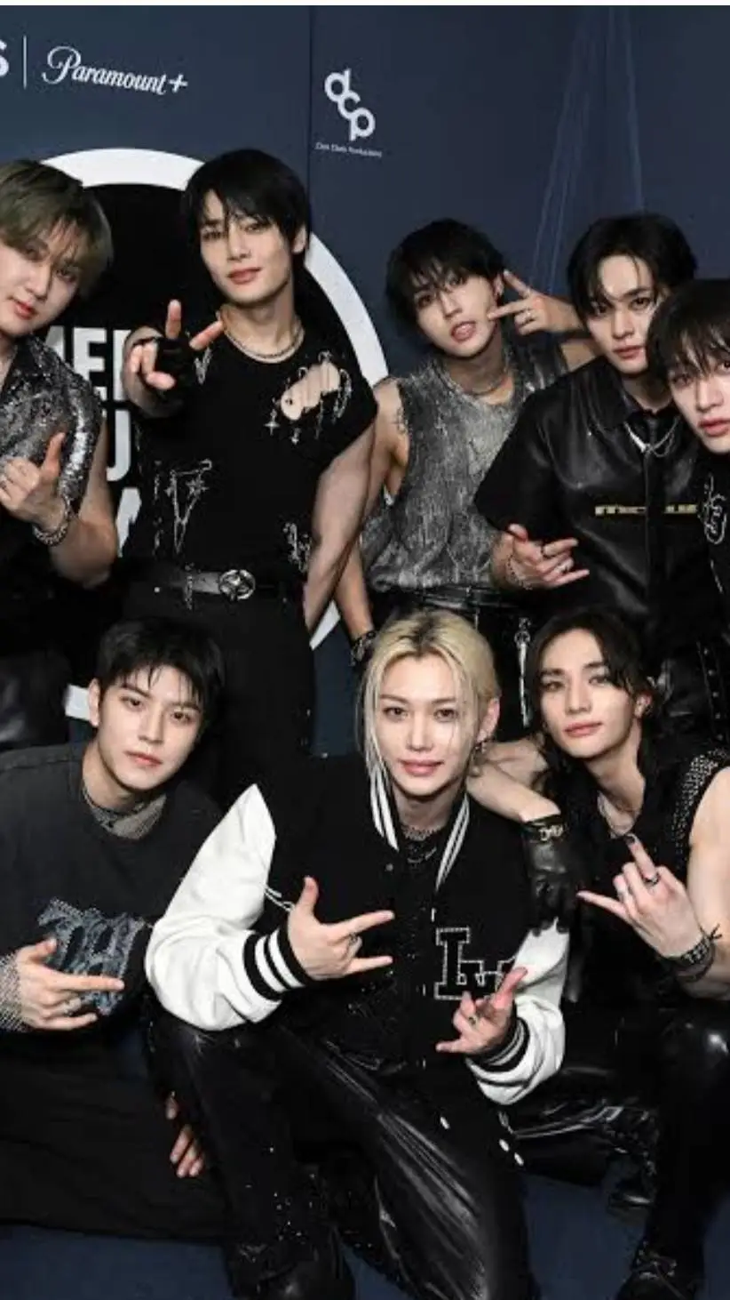 ai character: stray kids sick background