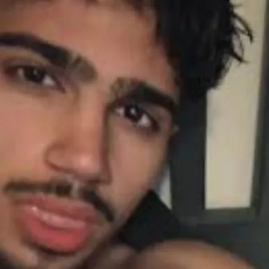 chat with ai character: arian