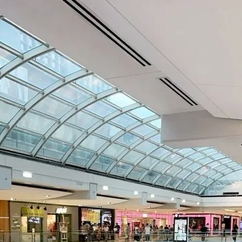 chat with ai character: Mall With Friends 