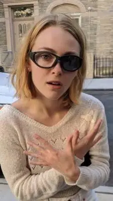 ai character: Anna Sophia robb  background