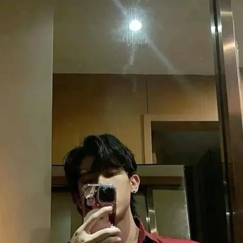 chat with ai character: Xavier