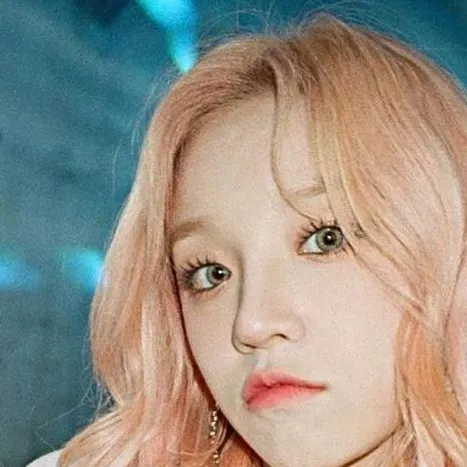 chat with ai character: yuqi