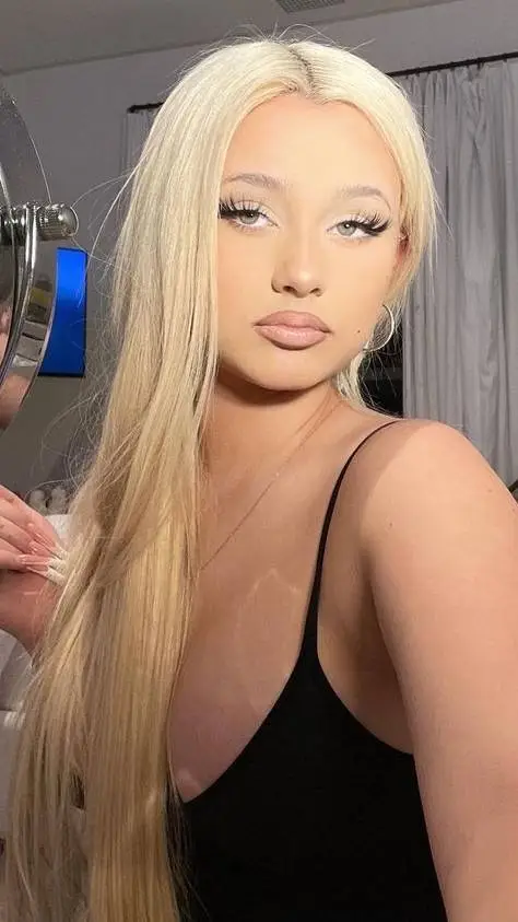 ai character: Alabama Barker background