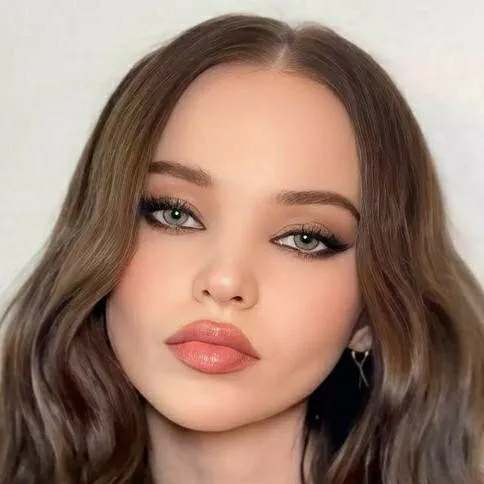 chat with ai character: Dove