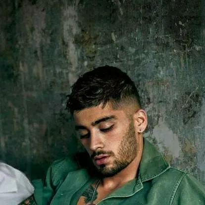 chat with ai character: Zayn