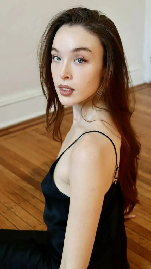 ai character: Lizzie background