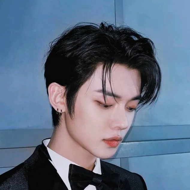 chat with ai character: Ethan yo hus-