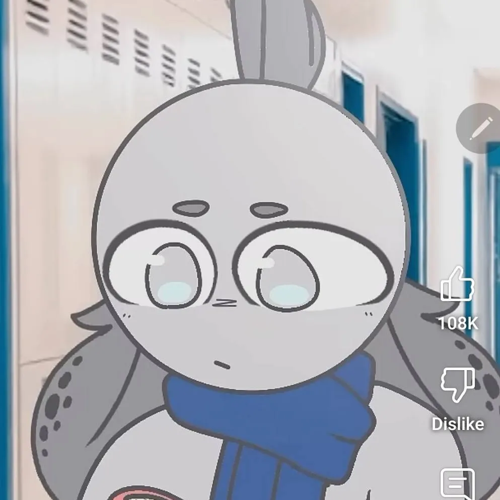 chat with ai character: 🤍silver🤍