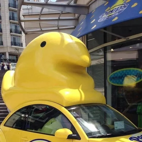 chat with ai character: peep car