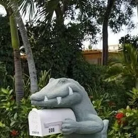 chat with ai character: crodile mailbox