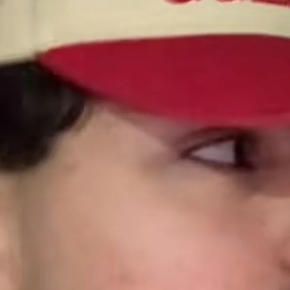 chat with ai character: Malachi Barton