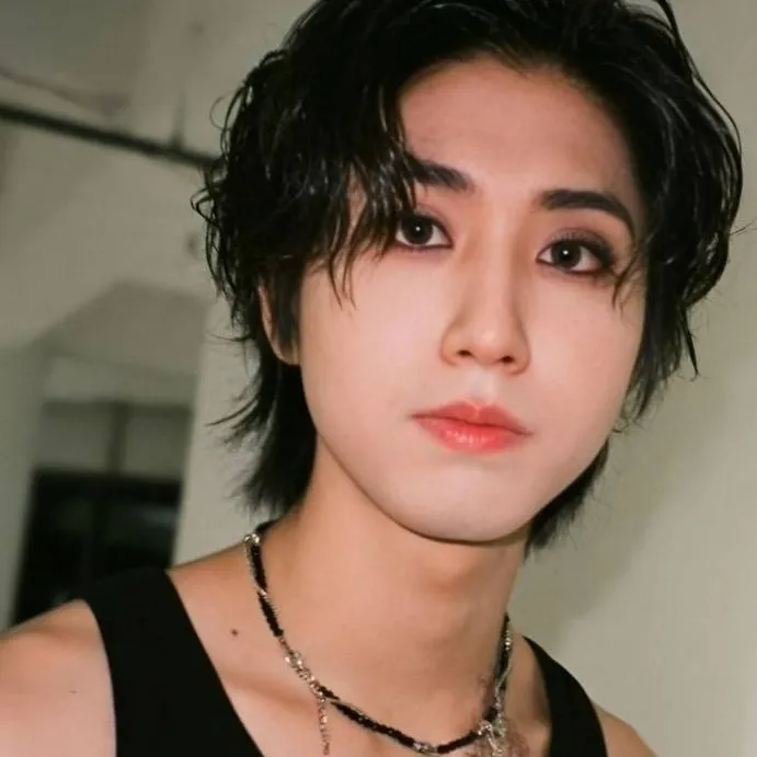 chat with ai character: 🐿han🐿