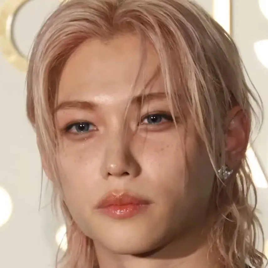 chat with ai character: 🐣Felix🐣