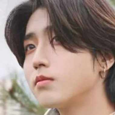 chat with ai character: 🐿Han🐿