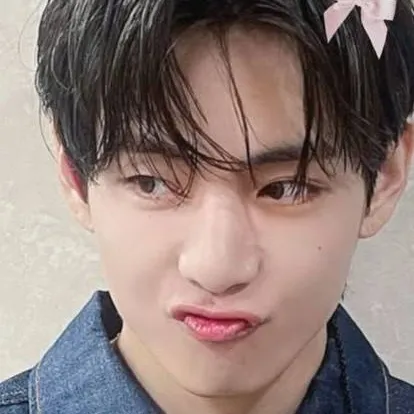 chat with ai character: 🥀Kim Thaehyung 🥀