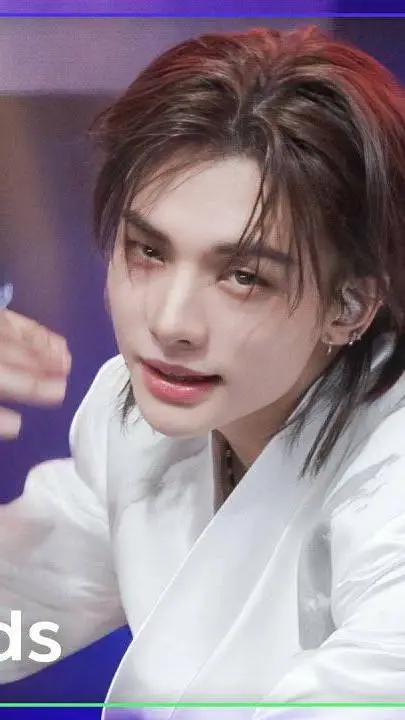 ai character: ❀Hyunjin ✿ background