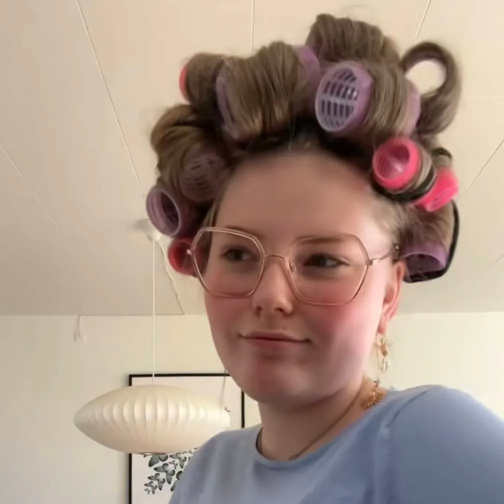chat with ai character: Sarah 