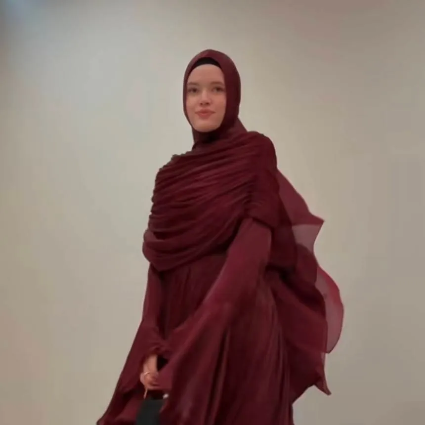 chat with ai character: Abilia